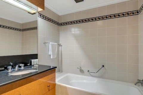DREAM HARBOUR VIEW 2 BRM / GYM POOL & PARKING - Accommodation Daintree 1