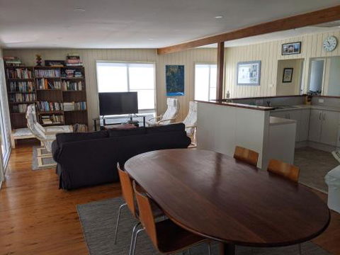 Seagrass Beach House At Hyams 4pm Check Out Sundays - Accommodation Daintree 5