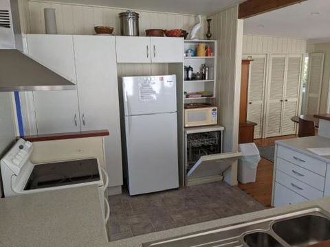 Seagrass Beach House At Hyams 4pm Check Out Sundays - Accommodation Daintree 1