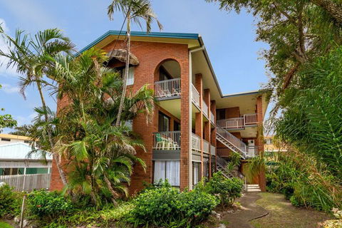 Air Conditioned Unit Stones Throw To The Waterfront - Accommodation Daintree 1