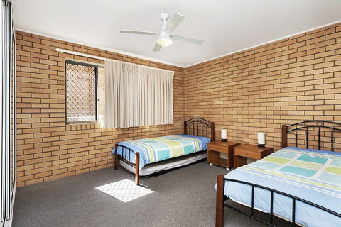Ground Floor Air Conditioned Fabulous Waterviews Overlooking Pumicestone Passage - Accommodation Daintree 4