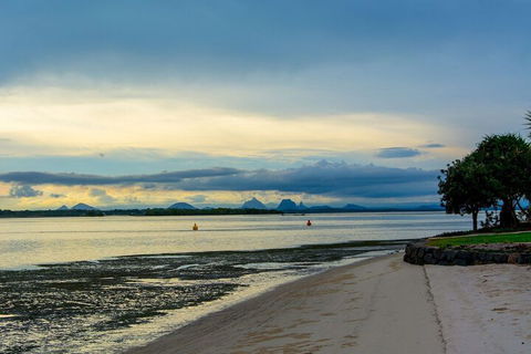 Ground Floor Air Conditioned Fabulous Waterviews Overlooking Pumicestone Passage - Accommodation Daintree 6
