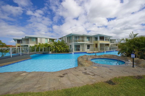 Pacific Blue 505-265 Sandy Point Road - Accommodation Daintree 4