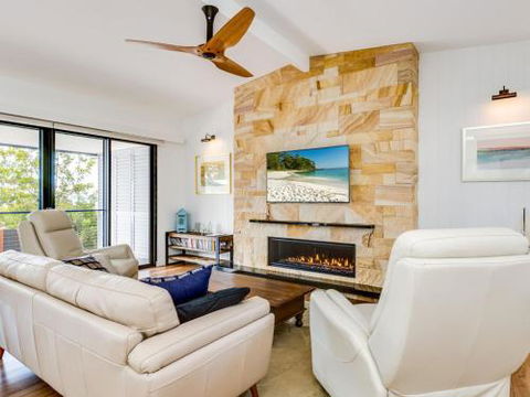 Kickenbach At Hyams Beach 4pm Check Out Sundays - Accommodation Daintree 0