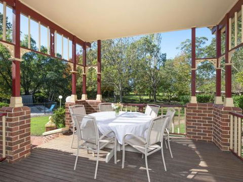 THE ELMS Berry Berry & Surrounds 4pm Check Out Sundays - Accommodation Daintree 1