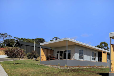 Archella 2 - Beautifully Appointed, Close To Golf Course & Play Ground - Accommodation Daintree 0