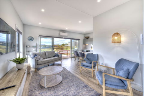 Archella 2 - Beautifully Appointed, Close To Golf Course & Play Ground - Accommodation Daintree 3