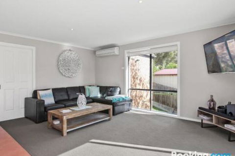 Rye Poolside Escape - Accommodation Daintree 0