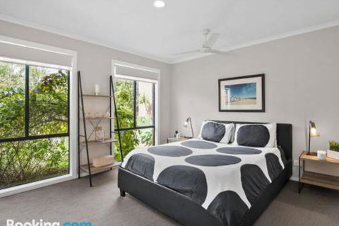 Rye Poolside Escape - Accommodation Daintree 5
