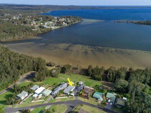 VINCES LANDING OLD EROWAL BAY 4pm Check Out Sundays - Accommodation Daintree 0