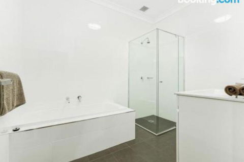 SURF BEACH DREAMS Kiama & Surrounds 4pm Check Out Sundays - Accommodation Daintree 5