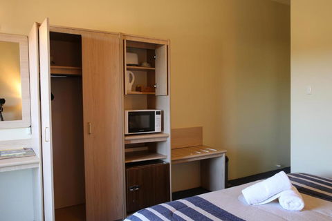 Blue Mountain Motel - Accommodation Daintree 2