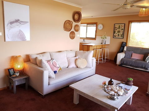 Beautiful Cottage, Ocean Views, Amazing Gardens, 12 Minute Walk To Beach - Accommodation Daintree 1