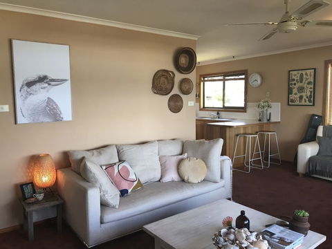 Beautiful Cottage, Ocean Views, Amazing Gardens, 12 Minute Walk To Beach - Accommodation Daintree 2