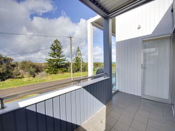 Boat Harbour Holiday 10 Noamunga Street - Accommodation Daintree 1