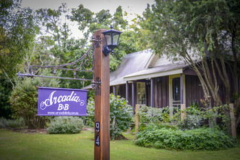 Arcadia Bed & Breakfast & Cottages - Accommodation Daintree 0