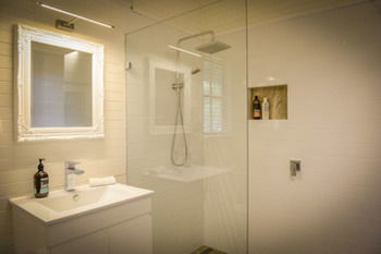 Arcadia Bed & Breakfast & Cottages - Accommodation Daintree 3