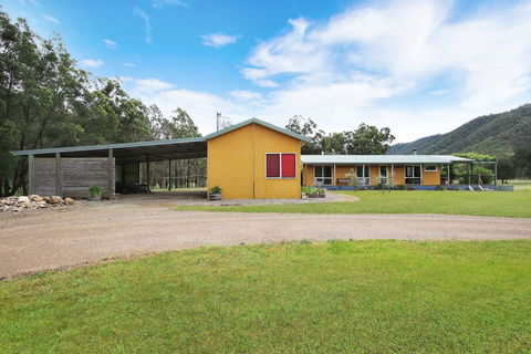 Feathertop Views And Dorm - Accommodation Daintree 1