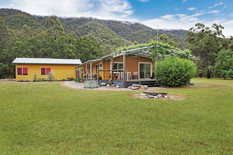 Feathertop Views And Dorm - Accommodation Daintree 2