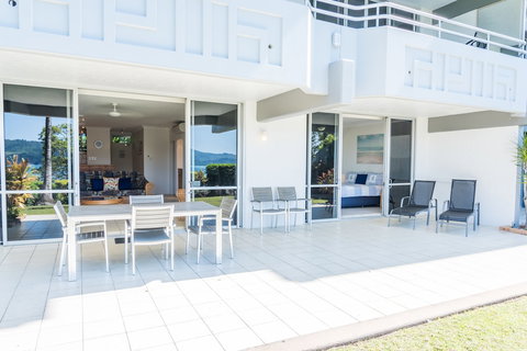 Frangipani 5 On Hamilton Island - Accommodation Daintree 0