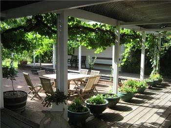 Avoca House & Cottage Accommodation - Accommodation Daintree 0
