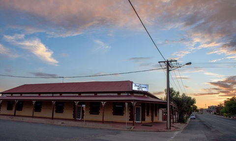 Daydream Motel And Apartments - Accommodation Daintree 2