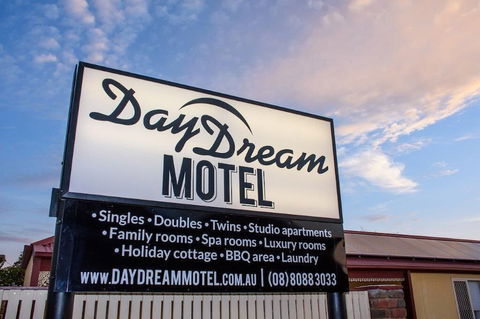 Daydream Motel And Apartments - Accommodation Daintree 4
