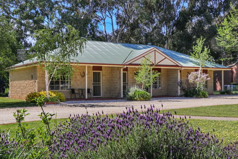 All Seasons Mansfield - Accommodation Daintree 6