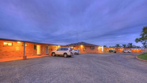 Jacaranda Motor Lodge - Accommodation Daintree 5