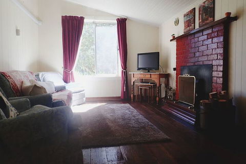 Glenbrook House And Cottage - Accommodation Daintree 7