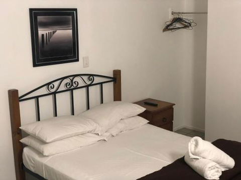 Airlie Waterfront Accommodation - Accommodation Daintree 3