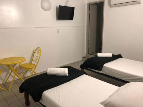Airlie Waterfront Accommodation - Accommodation Daintree 1
