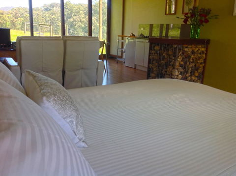 Valley Farm Vineyard Cottages - Accommodation Daintree 3