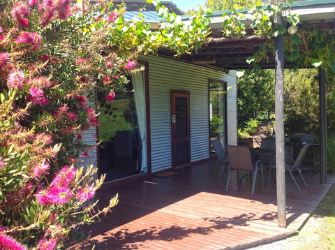 Valley Farm Vineyard Cottages - Accommodation Daintree 6