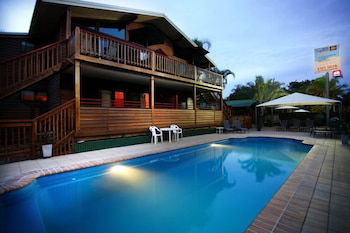 Boat Harbour Apartments - Accommodation Daintree 0