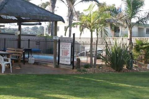 Admirals Lodge - Accommodation Daintree 6