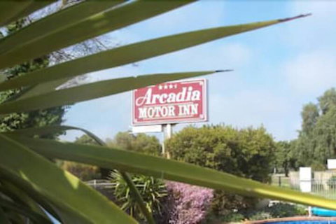 Arcadia Motor Inn - Accommodation Daintree 4