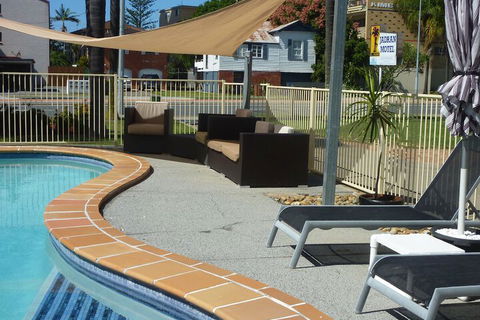Jadran Motel & El Jays Holiday Lodge - Accommodation Daintree 2