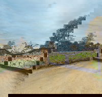 Outlook Hill Vineyard Cottages