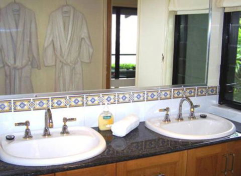 At Remingtons Private Cottages & Lodge - Accommodation Daintree 2