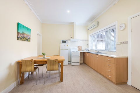 Albany Holiday Units - Accommodation Daintree 3