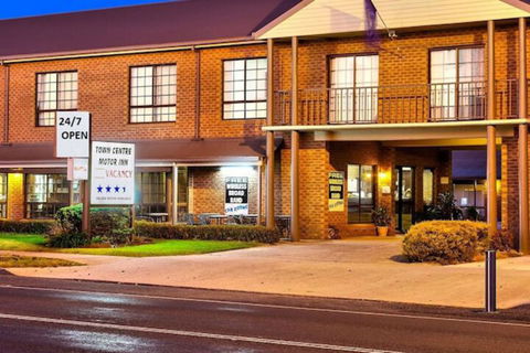 Holbrook Town Centre Motor Inn - Accommodation Daintree 2