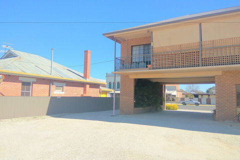 Holbrook Town Centre Motor Inn - Accommodation Daintree 3
