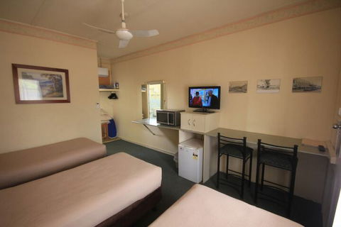 Aromet Motor Inn - Accommodation Daintree 4