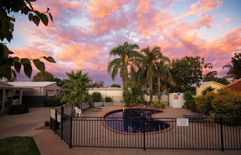 Ashleigh Court Motor Inn - Accommodation Daintree 3