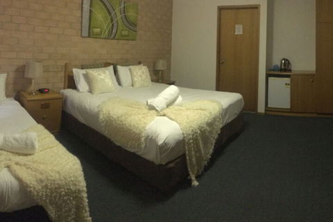 Golden Chain Aalana Motor Inn - Accommodation Daintree 7