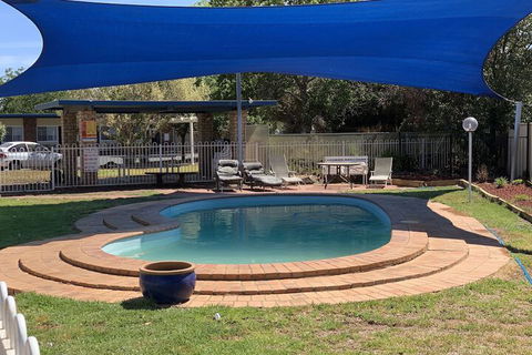 Orana Windmill Motel - Accommodation Daintree 2