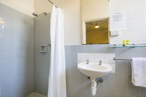 Esplanade Hotel - Accommodation Daintree 3