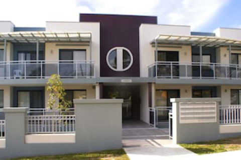 Astina Serviced Apartments - Central - Accommodation Daintree 0