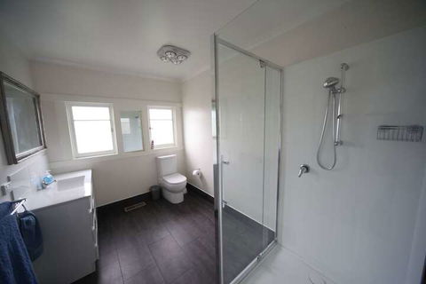 Seaview House Ulverstone - Accommodation Daintree 3